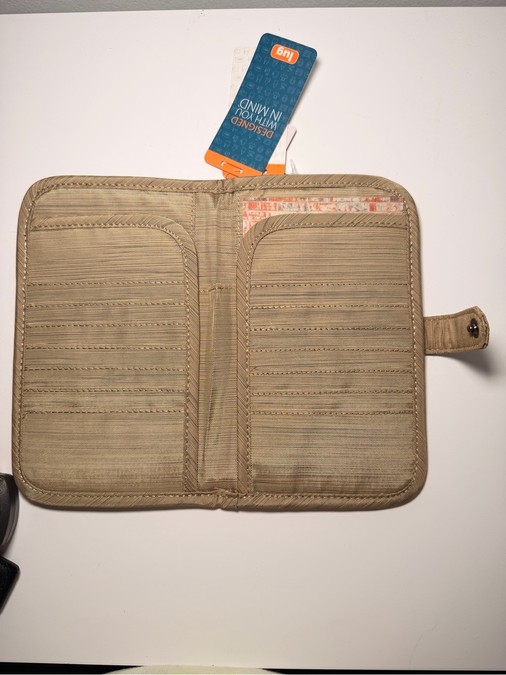 NWT Lug Tandem Brushed Gold RFID Wallet - Picture 4 of 7